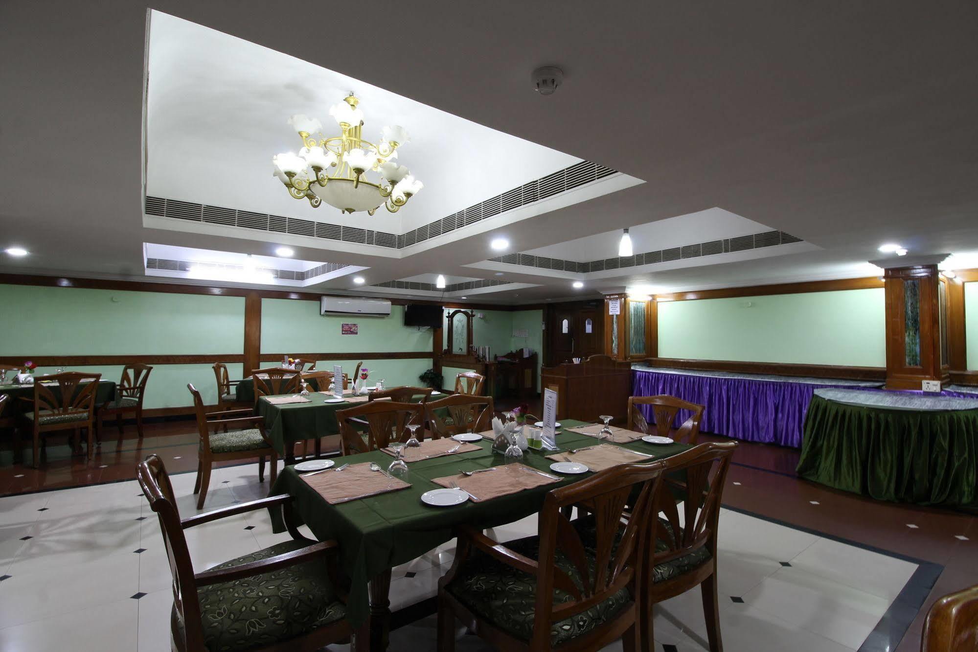 Guruvāyūr Mayura Residency מראה חיצוני תמונה