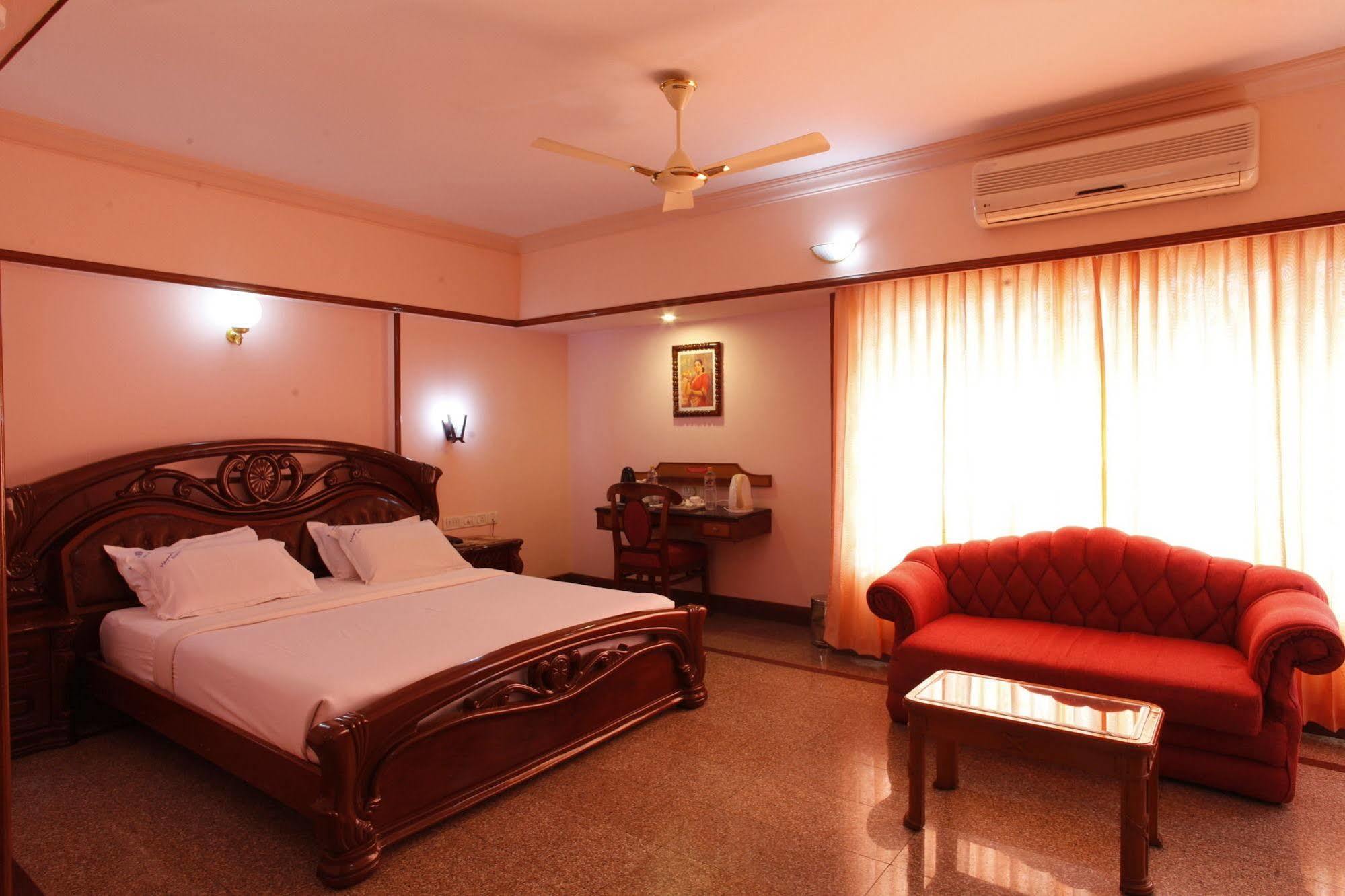 Guruvāyūr Mayura Residency מראה חיצוני תמונה