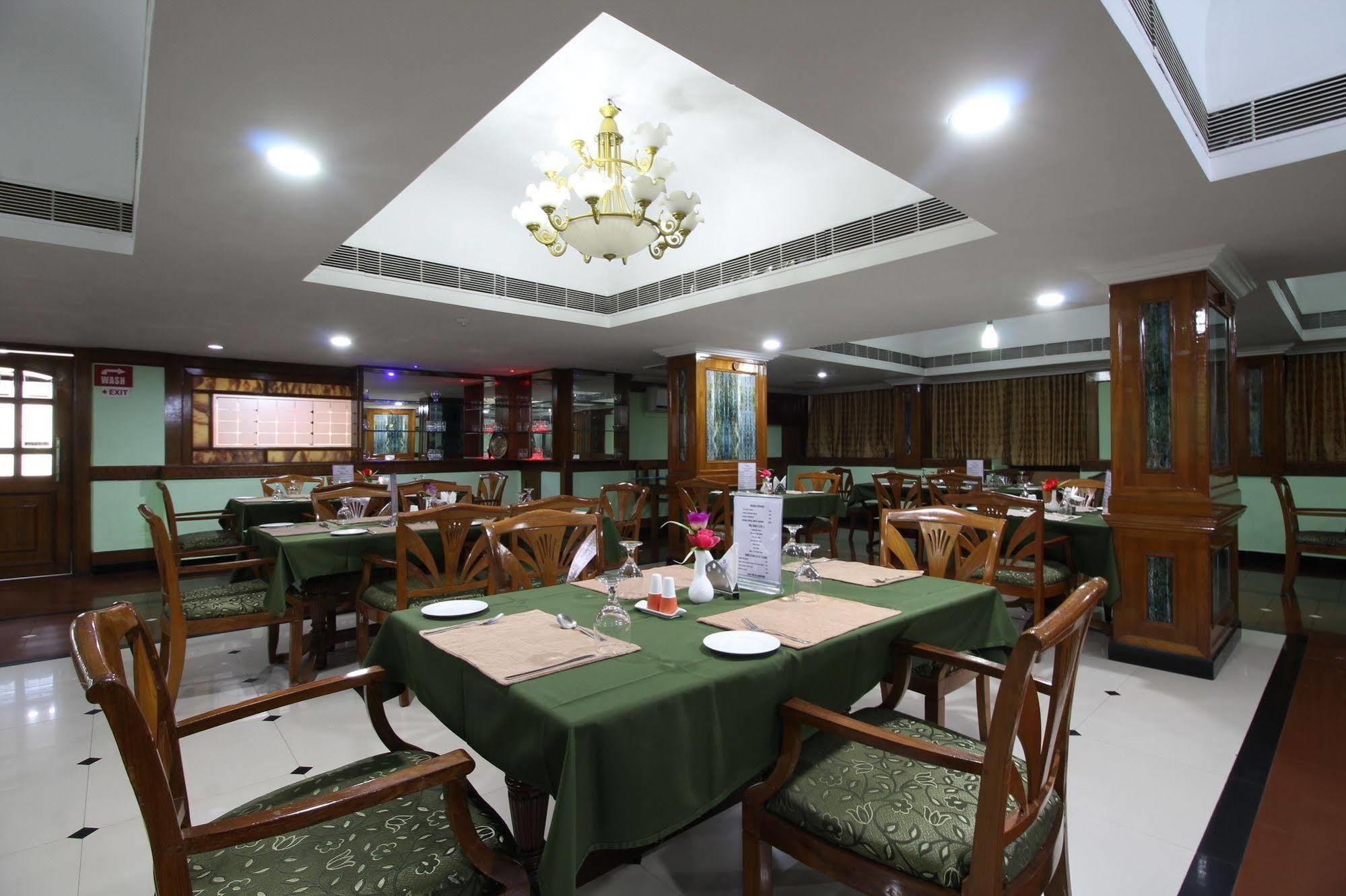 Guruvāyūr Mayura Residency מראה חיצוני תמונה